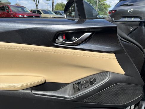 Used 2016 MAZDA MX-5 Miata Grand Touring RWD image 18