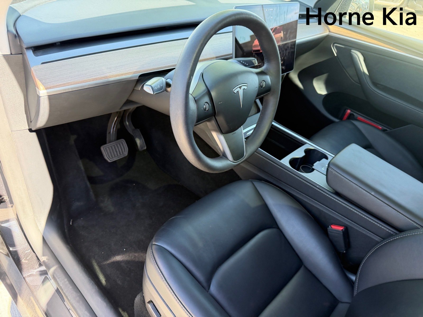 Used 2024 Tesla Model Y 2WD image 14