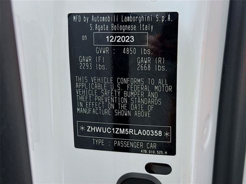 Used 2024 Lamborghini Revuelto AWD/4WD image 34