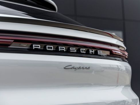Certified 2026 Porsche Cayenne Coupe AWD/4WD image 14