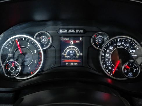 Used 2024 RAM 3500 Tradesman w/ Chrome Appearance Group AWD/4WD image 18