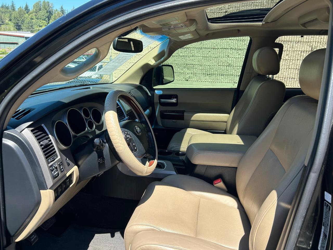 Used 2012 Toyota Sequoia Platinum AWD/4WD image 11