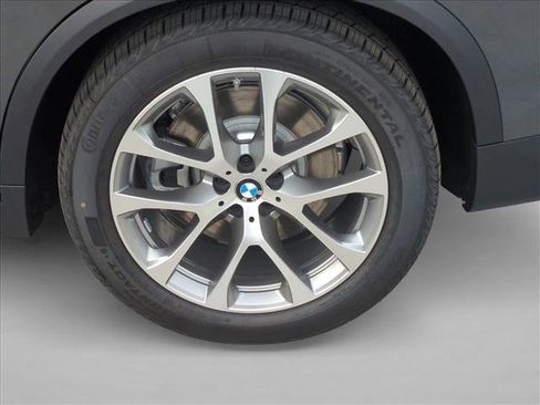 New 2026 BMW X5 xDrive50e image 10