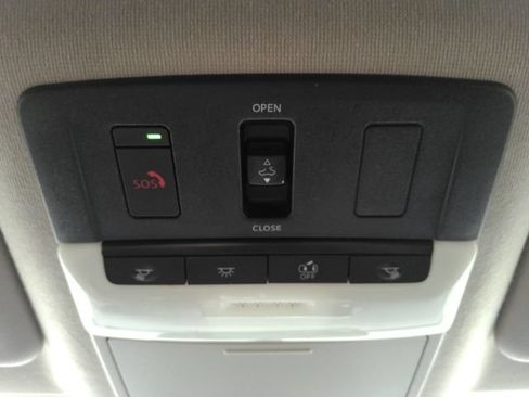 Used 2023 Nissan Sentra SR w/ SR Premium Package FWD image 49