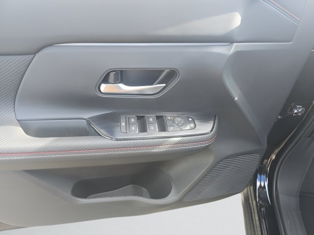 New 2026 Nissan Kicks SR FWD image 12