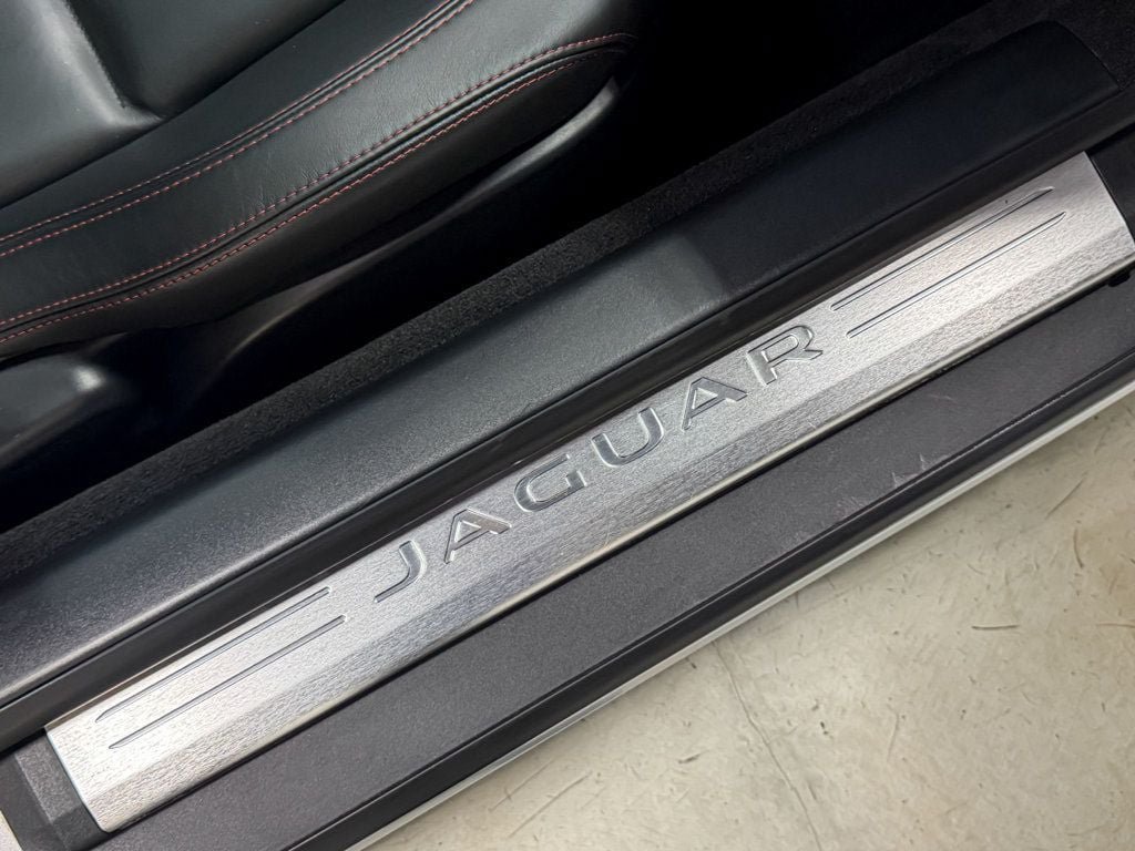 Used 2015 Jaguar F-TYPE R RWD image 43
