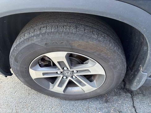 Used 2025 Honda Pilot EX-L image 11