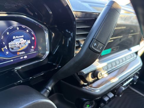 Used 2025 Chevrolet Silverado 3500 LT w/ Safety Package AWD/4WD image 21