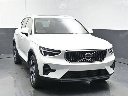 New 2025 Volvo XC40 B5 Plus w/ Protection Package Premier image 2