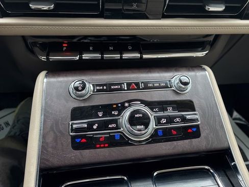 Used 2022 Lincoln Aviator Reserve w/ Equipment Group 201A image 25