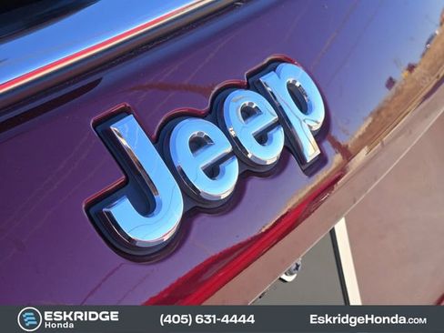 Used 2022 Jeep Compass Limited image 11