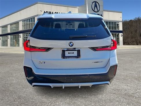 Used 2023 BMW X1 xDrive28i w/ Premium Package image 5