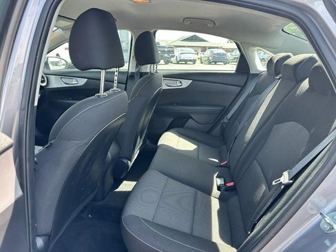 Used 2023 Kia Forte LXS w/ LXS Technology Package FWD image 8