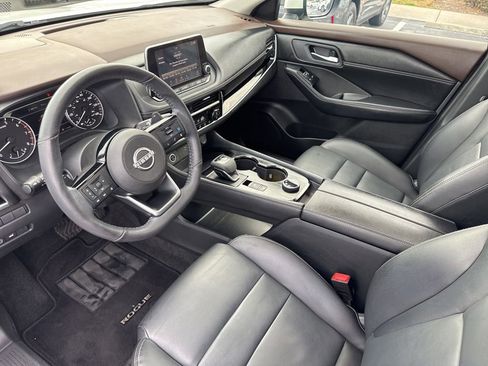 Used 2023 Nissan Rogue SL image 10