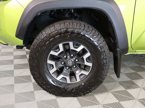 Used 2023 Toyota Tacoma TRD Off-Road w/ TRD Premium Off Road Package AWD/4WD image 20