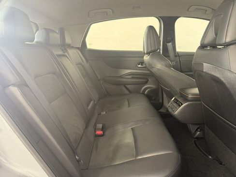 Used 2024 Nissan Ariya AWD image 13
