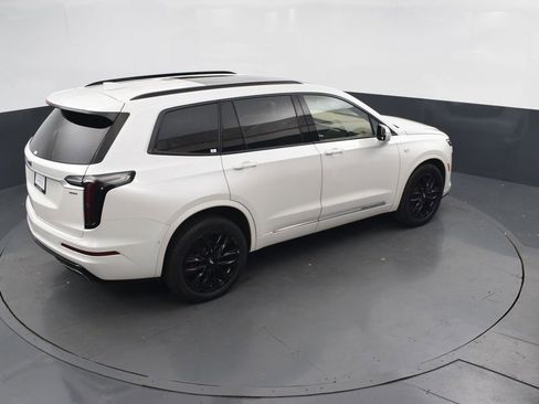 Used 2022 Cadillac XT6 Sport w/ Platinum Package image 44