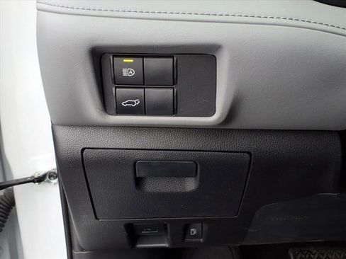 Used 2022 Toyota Highlander XLE image 23