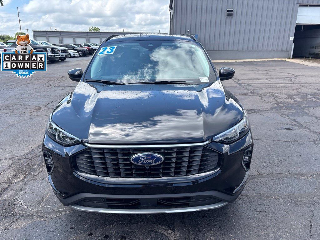 Used 2023 Ford Escape Platinum AWD/4WD image 8