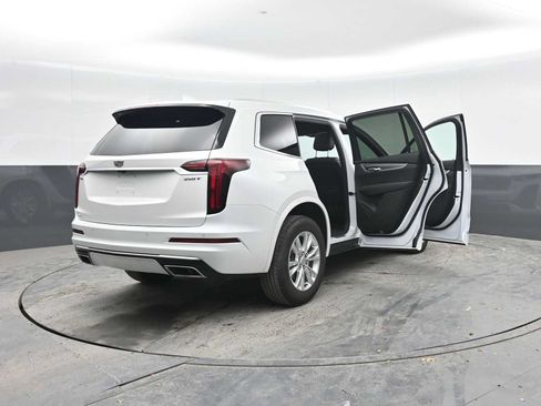 Used 2024 Cadillac XT6 Luxury AWD/4WD image 36