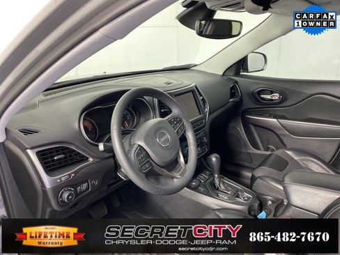Used 2022 Jeep Cherokee Latitude Lux w/ Sun & Sound Group image 11