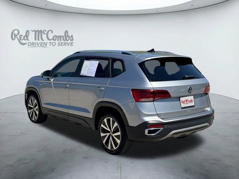 Used 2022 Volkswagen Taos SE image 3
