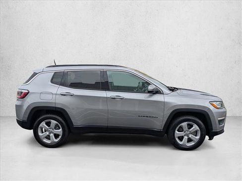 Used 2018 Jeep Compass Latitude image 4