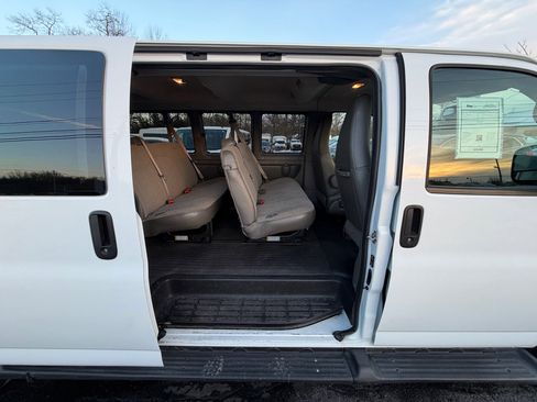 Used 2023 Chevrolet Express 3500 LS image 29