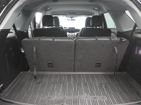 Used 2023 Ford Explorer XLT w/ Equipment Group 202A RWD image 23