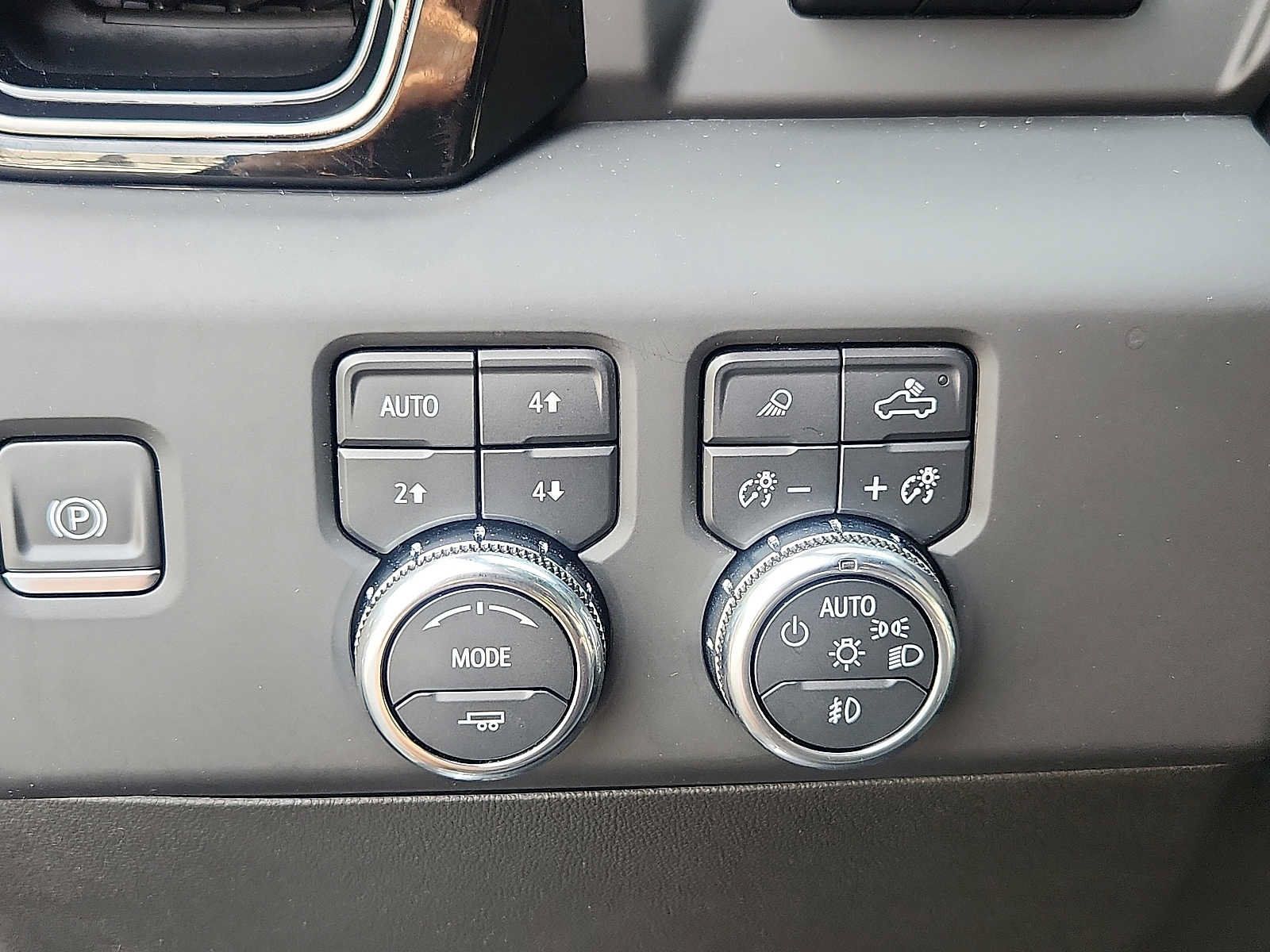 Used 2022 GMC Sierra 1500 AT4 w/ Technology Package AWD/4WD image 39