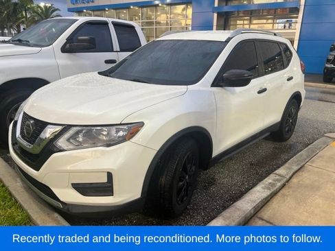 Used 2018 Nissan Rogue SV FWD image 1