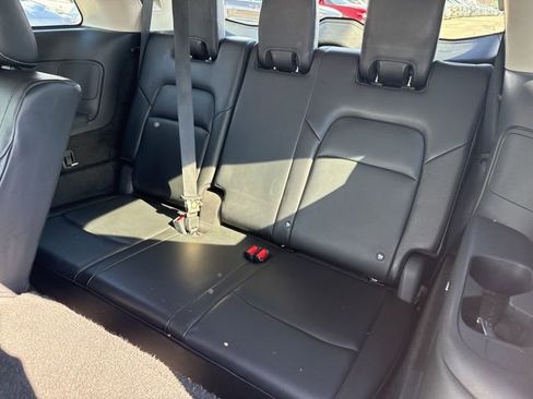 Used 2022 Nissan Pathfinder SL image 11