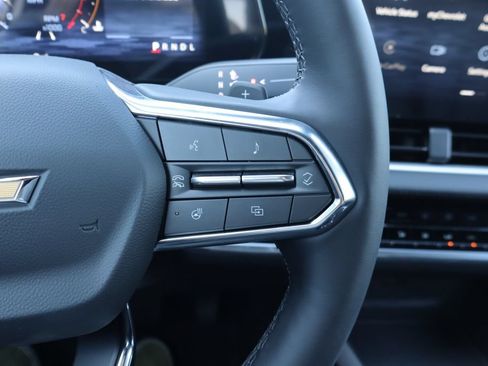 New 2027 Chevrolet Equinox LT w/ Convenience Package II FWD image 9