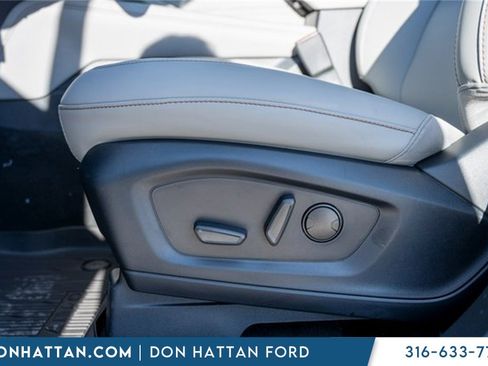 New 2026 Ford Explorer Active w/ Active Comfort Package image 21