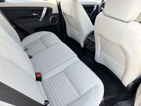 Used 2025 Land Rover Discovery Sport S image 23
