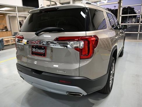 Used 2023 GMC Acadia SLE w/ Driver Convenience Package image 5