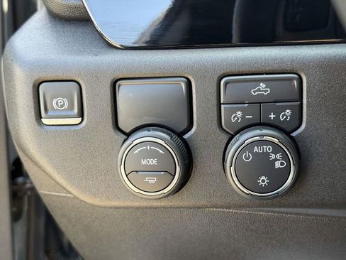 Used 2024 Chevrolet Silverado 1500 LT RWD image 17