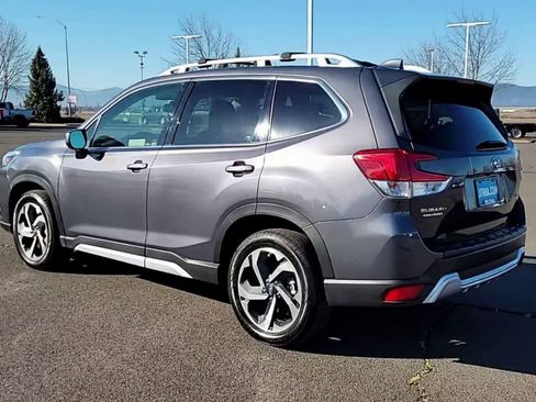 Used 2023 Subaru Forester Touring image 6