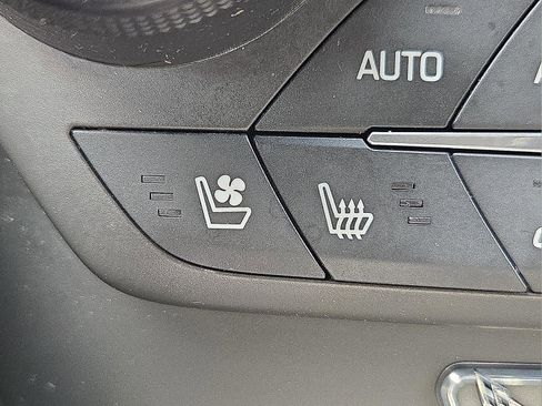 Used 2015 Chevrolet Corvette Stingray Convertible w/ 3LT Preferred Equipment Group image 22