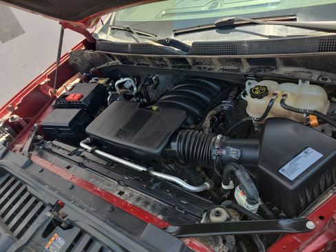 Used 2021 Chevrolet Silverado 1500 LT AWD/4WD image 32