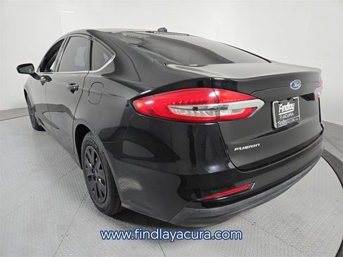 Used 2019 Ford Fusion S image 4