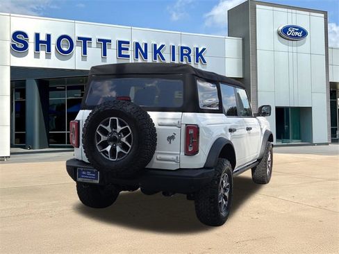 Certified 2022 Ford Bronco Badlands image 8