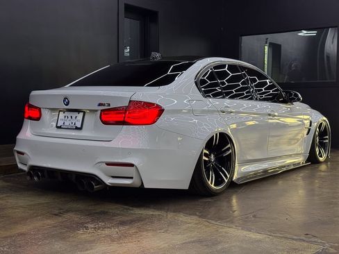 Used 2016 BMW M3 RWD image 9