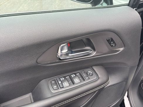 New 2026 Chrysler Pacifica Select image 20