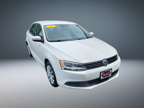 Used 2014 Volkswagen Jetta SE FWD image 1