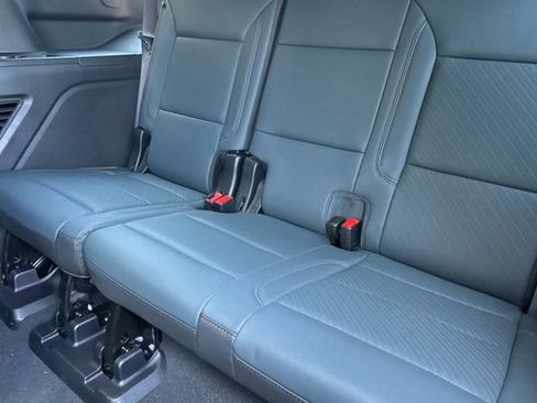New 2026 GMC Yukon AT4 w/ AT4 Premium Plus Package AWD/4WD image 18