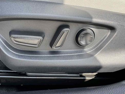 Used 2025 Toyota Camry SE w/ Multimedia Upgrade Package FWD image 17