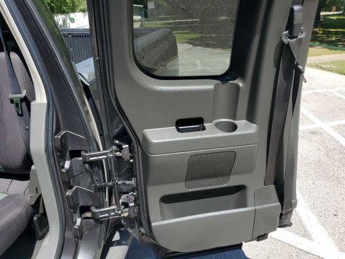 Used 2006 Nissan Titan SE image 21