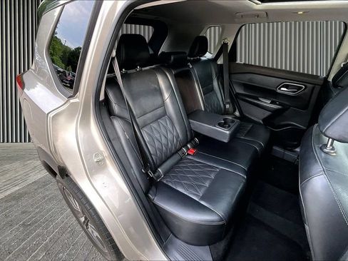 Used 2021 Nissan Rogue Platinum AWD/4WD image 28