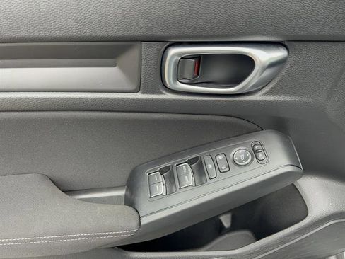 Used 2025 Honda Civic Sport image 14